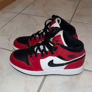 Air Jordan 1 Mids